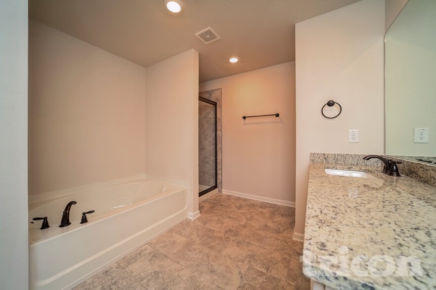 Building Photo - 966 Minden Terrace