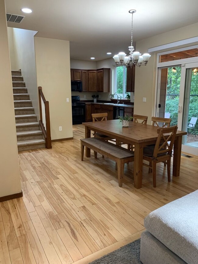 Building Photo - House for RENT:  Lynnwood/Brier 3 br - 2.5 bath  Dogs OK