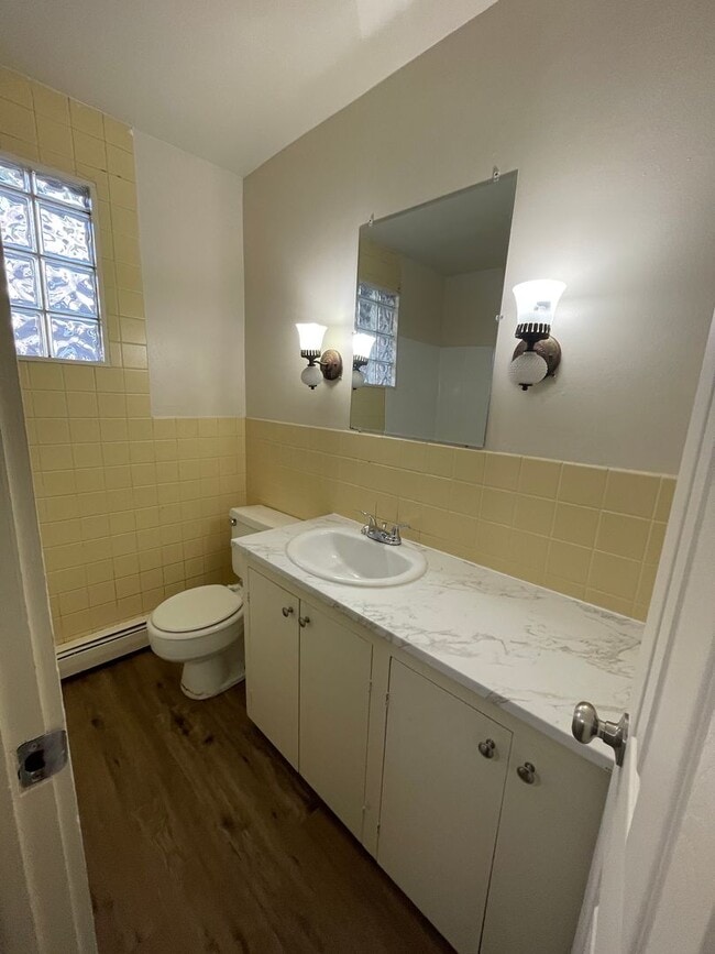 Building Photo - Fantastic 3 bedroom 1/2 Double in the Borough of Stroudsburg!