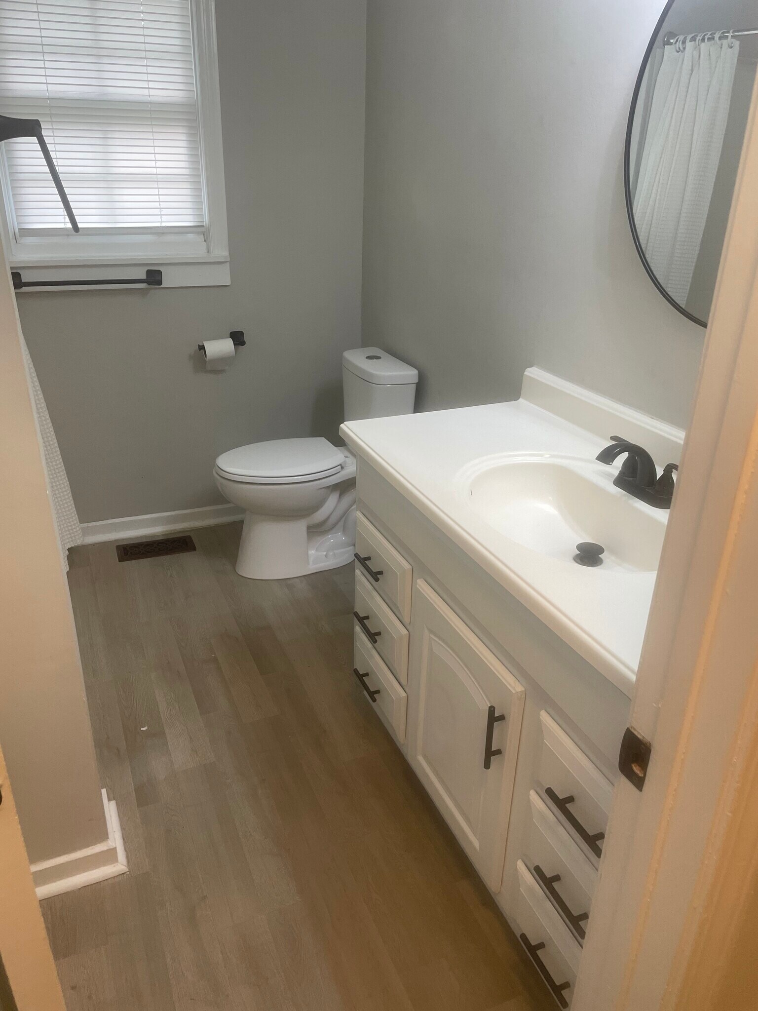 Bath 848-702-3974 Chris - 492 Hillcrest Ave