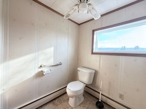 Building Photo - 113 N Center St