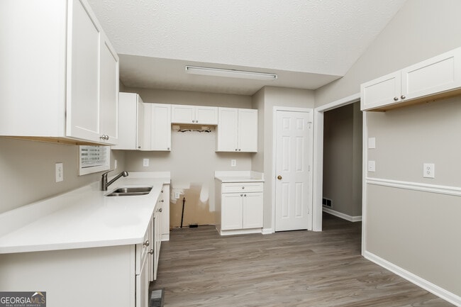 Building Photo - 4207 New Towne Dr