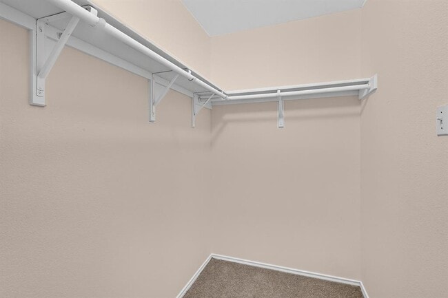 Building Photo - 209 Lake Washington Dr