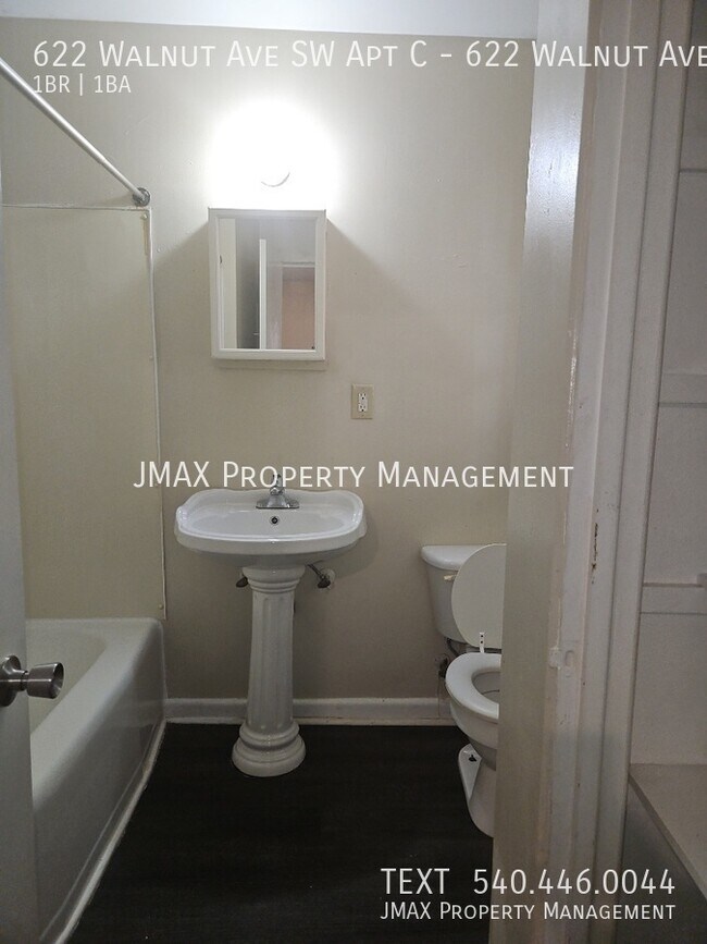 Building Photo - 622 Walnut Ave SW Apt C