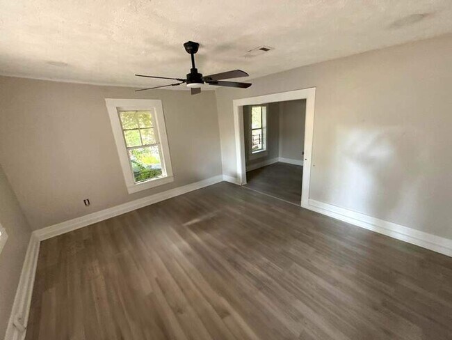 Building Photo - 2235 Mobile Ave