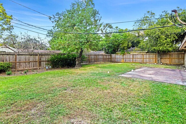Building Photo - 5638 Spellman Rd