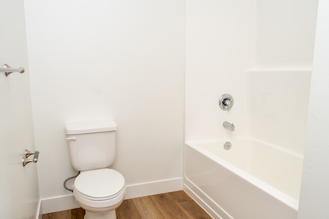 Building Photo - 459 W 15 S