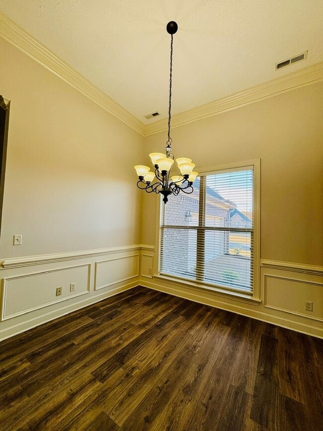 Building Photo - Walnut Trace Subdivision