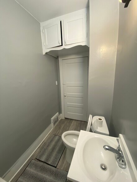 Building Photo - 21 Bellevue St