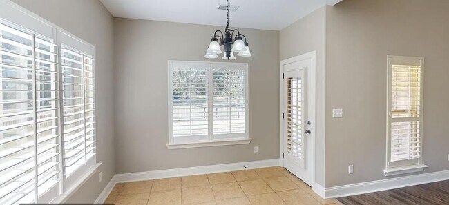 Building Photo - 763 Fairway Pointe Cove W