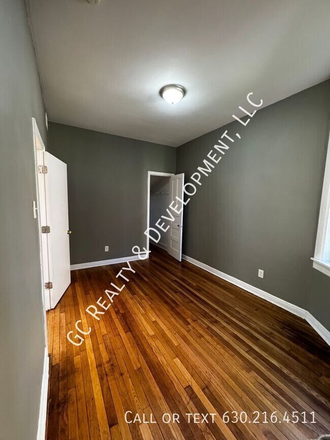 Building Photo - 11347 S King Dr