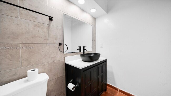 Building Photo - 1124 NW 100th Terrace