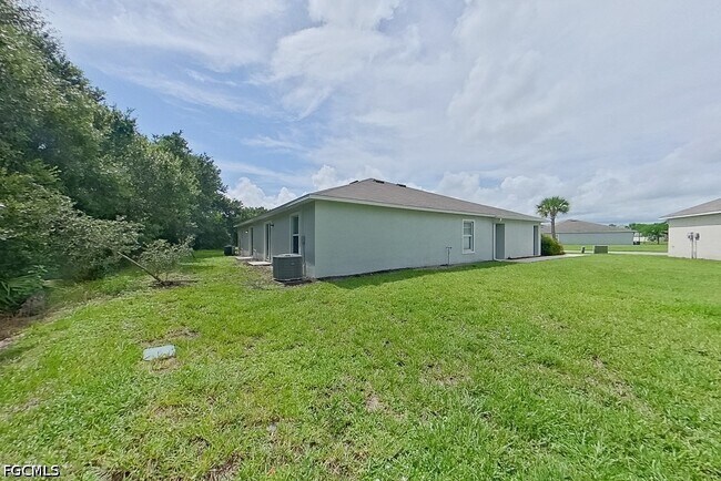 Building Photo - 9141 Aegean Cir