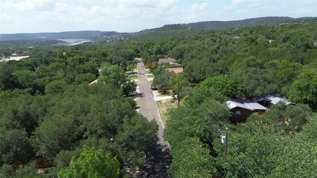 Building Photo - 10801 W Lakeview Dr
