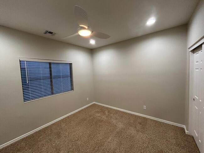 Building Photo - 5411 W Rowel Rd