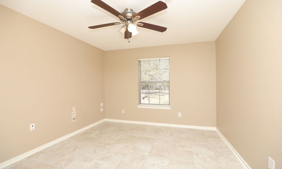 Building Photo - 22407 Rainfern Dr