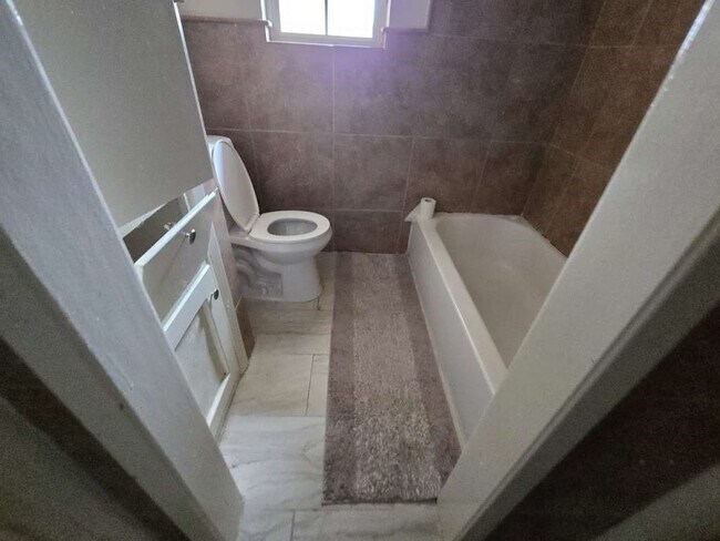 Building Photo - 1903 Britton St