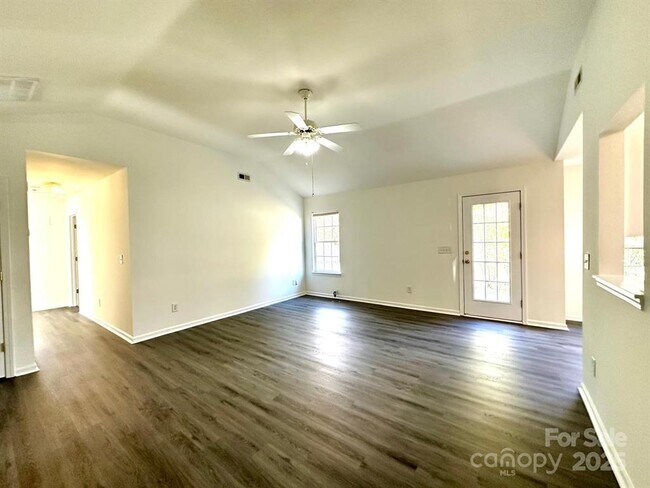 Building Photo - 9513 Isaac Hunter Dr