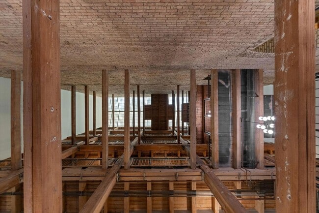 Building Photo - 400 N 1st St