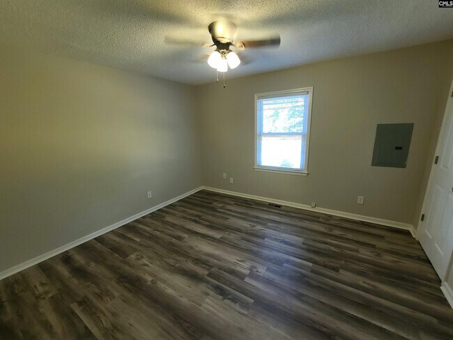 Building Photo - 134 Calvin Ct