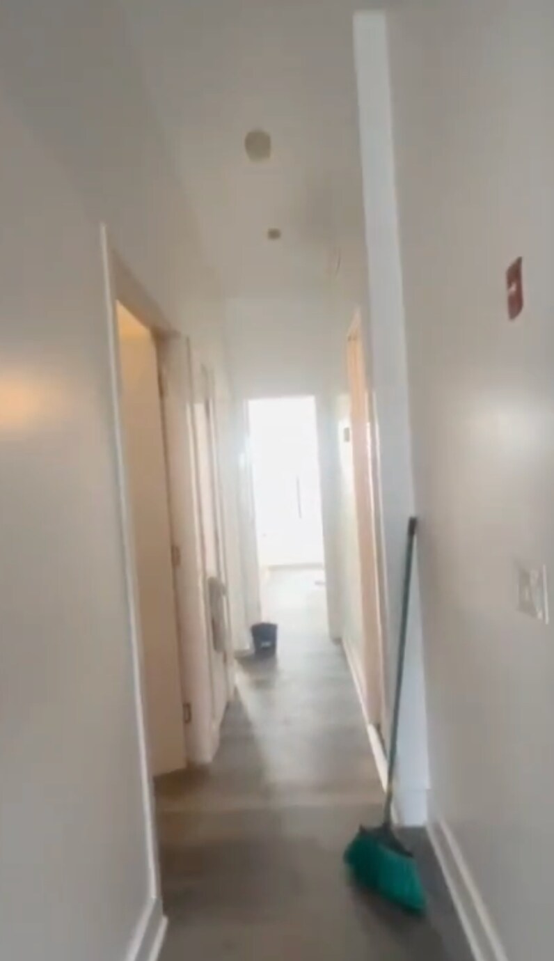 Building Photo - 142 Norwood Ave