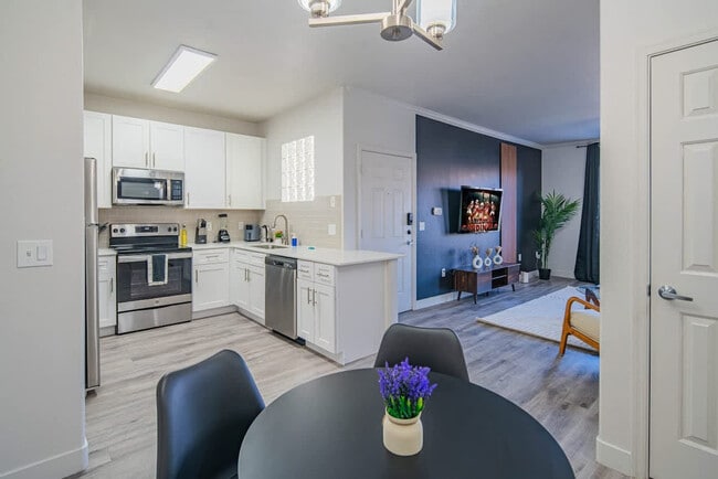 Building Photo - 7455 N 95th Ave