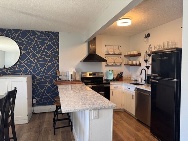Building Photo - Move In Special! Long Term Rental- Dillon ...