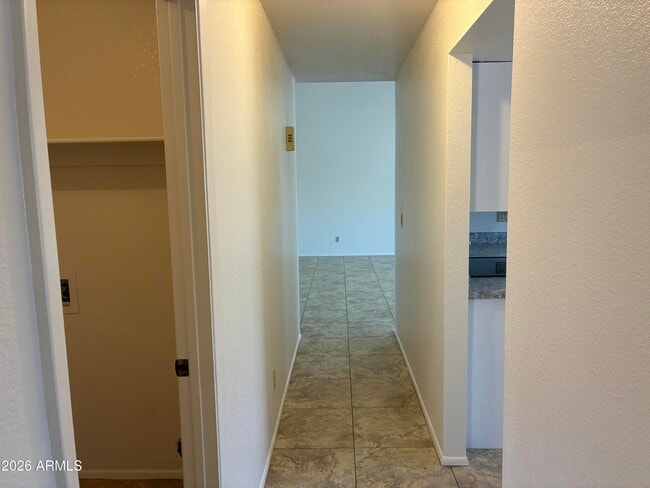 Building Photo - 10820 W Wagon Wheel Dr