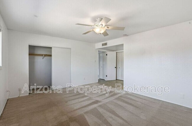 Building Photo - 1704 E Bell De Mar Dr