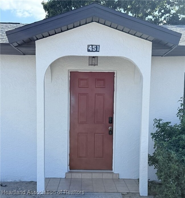 Building Photo - 451 Las Palmas Cir