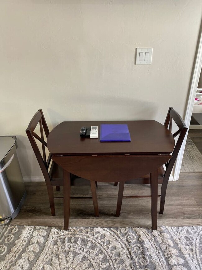 Building Photo - 910 S Lincoln Ave