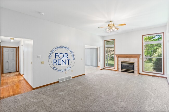 Building Photo - 3263 Silverwood Dr