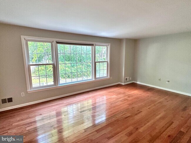 Building Photo - 4311 Cedarlake Ct