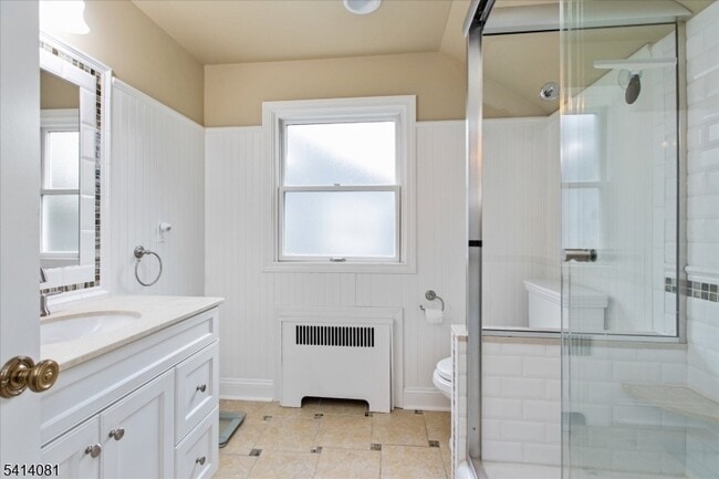 Building Photo - 460 Grove St