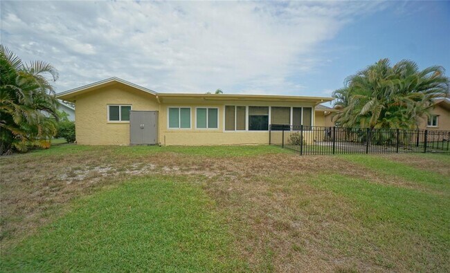 Building Photo - 1010 Mainsail Way