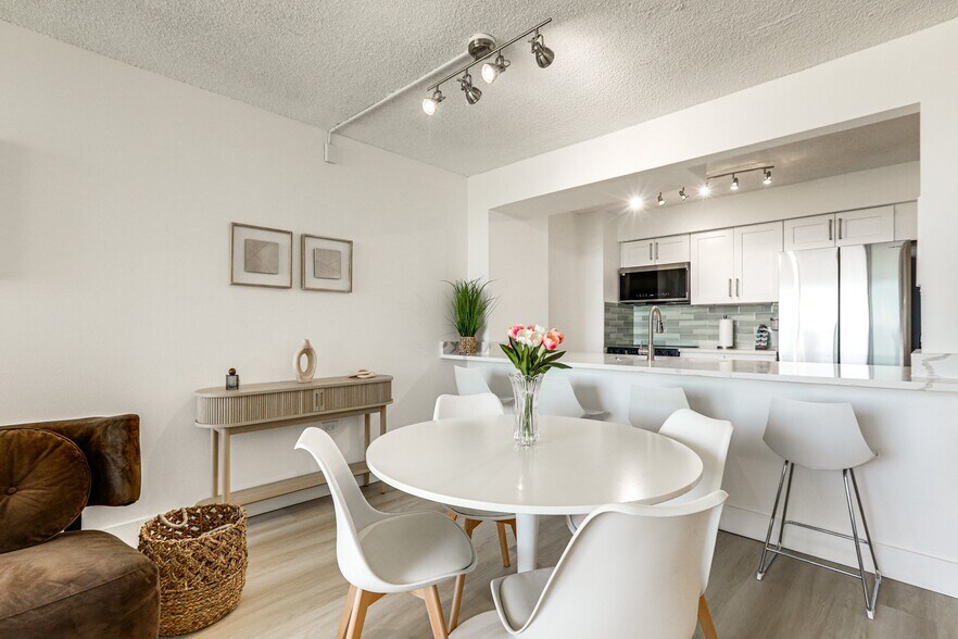 Building Photo - 1020 15th St