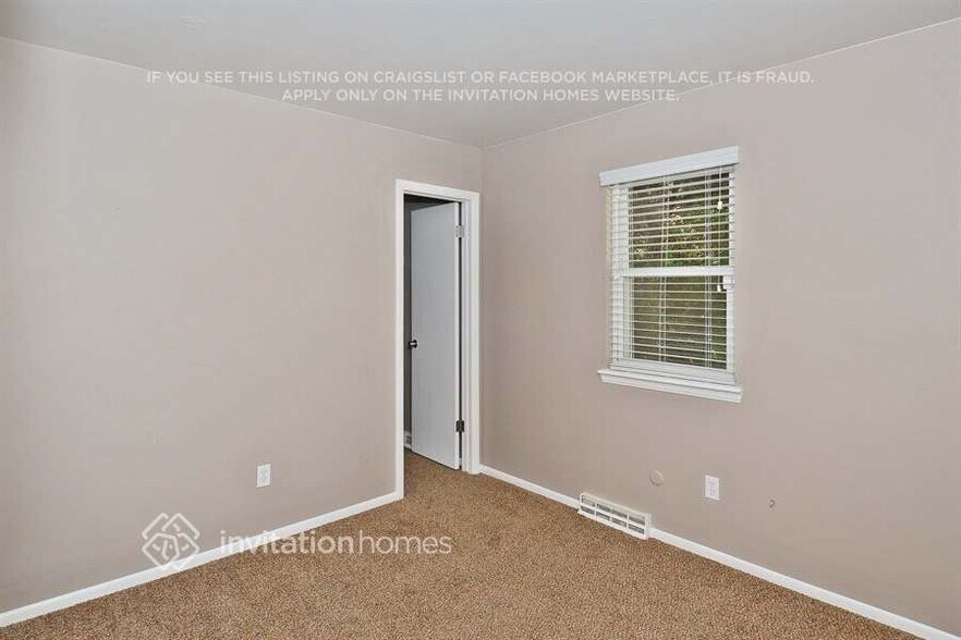 Building Photo - 10507 W 107th Ave