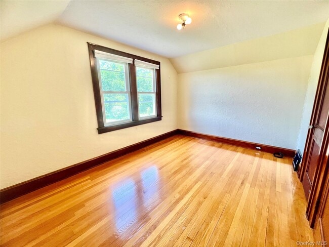 Building Photo - 950 NY-17M