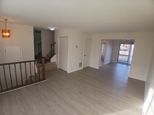 Primary Photo - 103 Joyceton Terrace