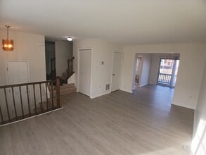 Building Photo - 103 Joyceton Terrace