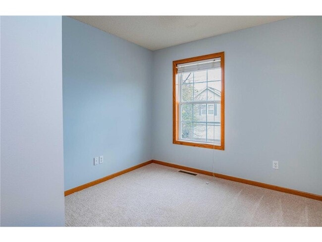 Building Photo - 916 Parkside Blvd