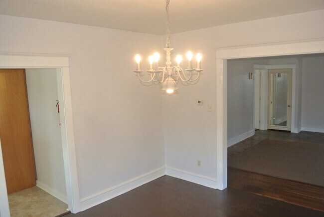 Building Photo - 328 High Street