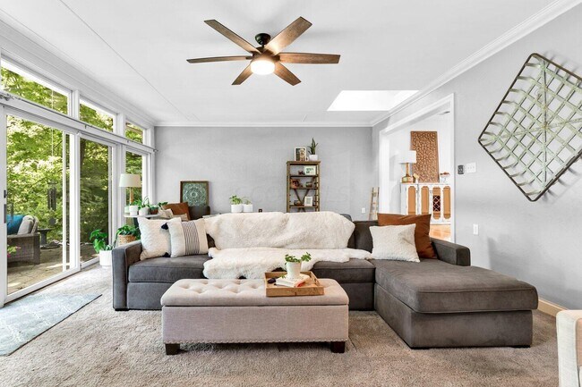 Building Photo - 7093 S Section Line Rd