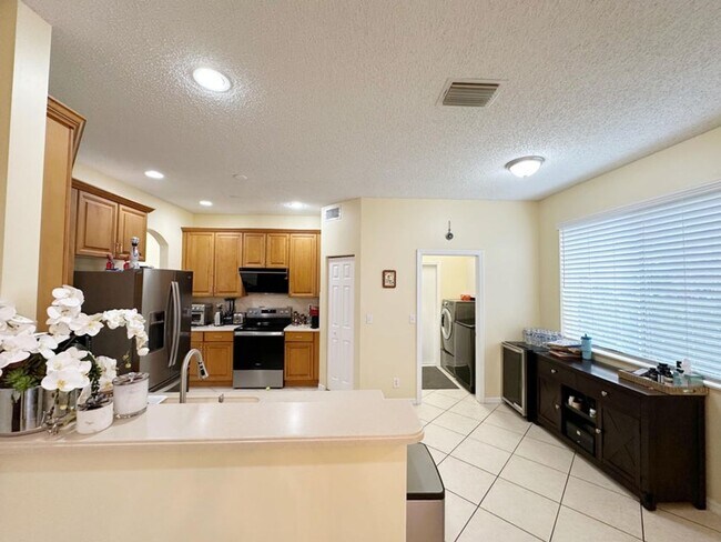 Primary Photo - 5152 Woodfield Way