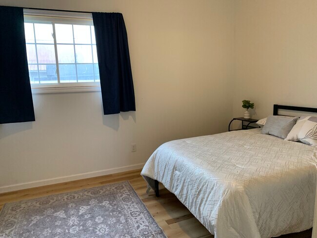 Building Photo - 206 Park St