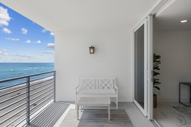 Building Photo - 900 Ocean Dr