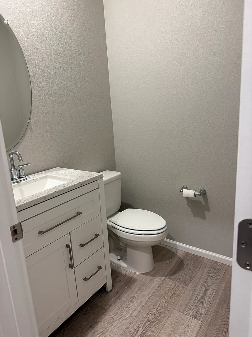 Building Photo - 745 N Tempe St