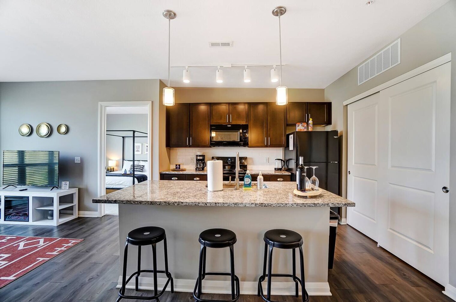 Building Photo - 433 W Rich St