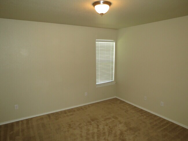 Building Photo - Gorgeous 3 bedroom 2 bath home in desired ...
