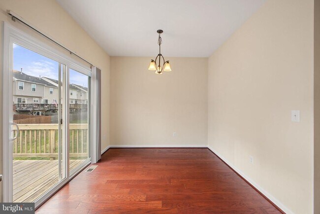 Building Photo - 2210 Mallard Landing Dr